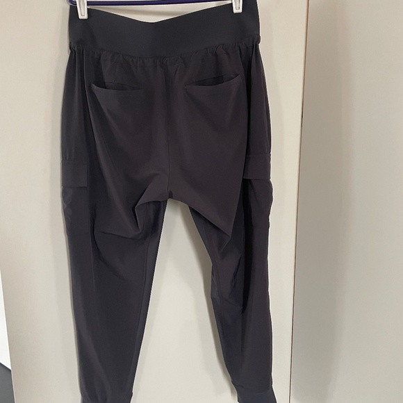 ATHLETA Women’s Size 10 Jogger/Cargo Pants - Picture 4 of 7